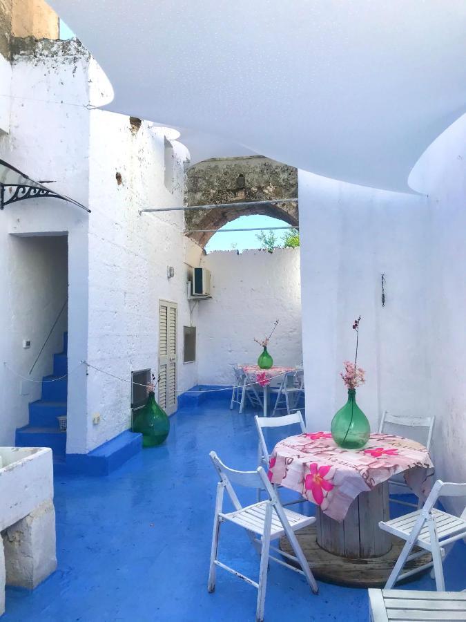 Hotel Chicchisanti Castrignano del Capo Exterior foto