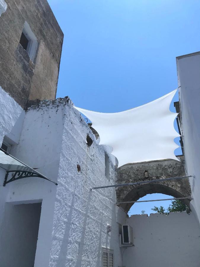 Hotel Chicchisanti Castrignano del Capo Exterior foto