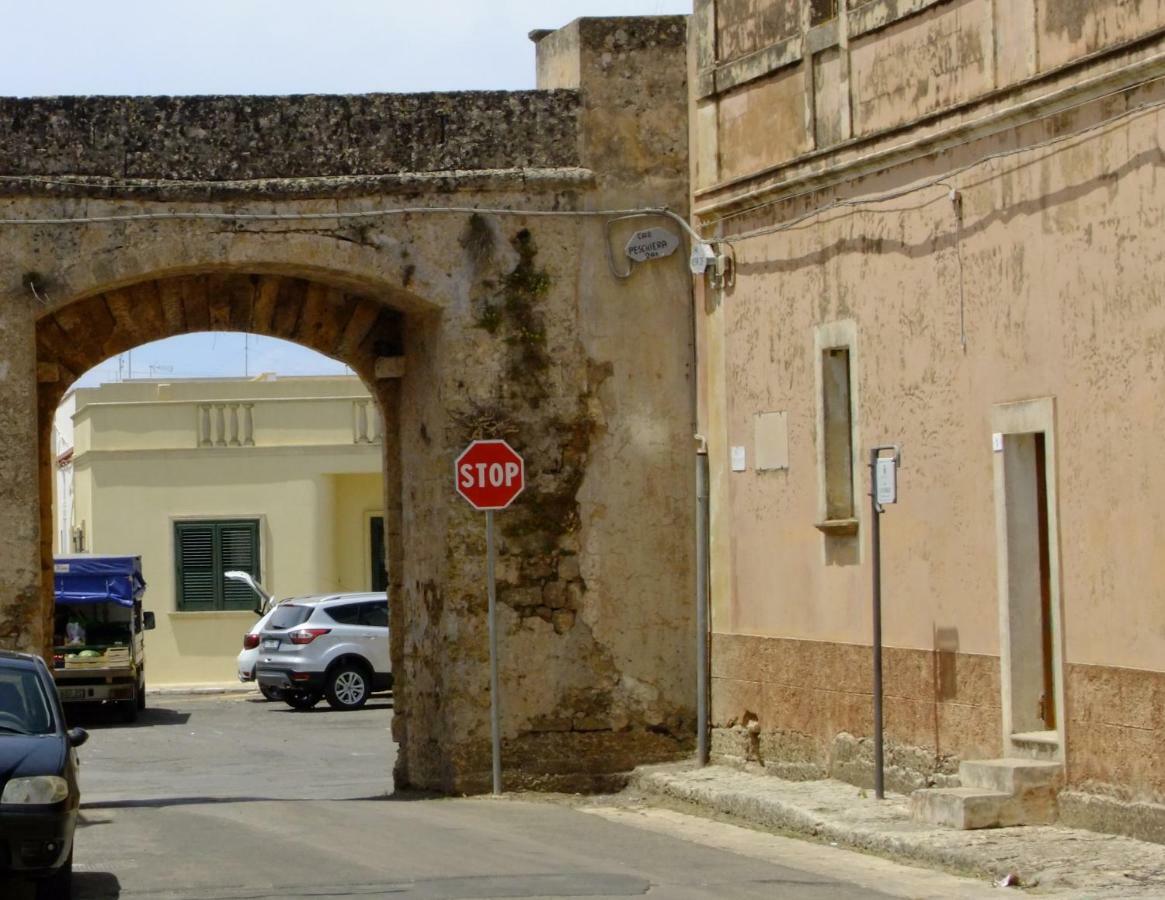 Hotel Chicchisanti Castrignano del Capo Exterior foto