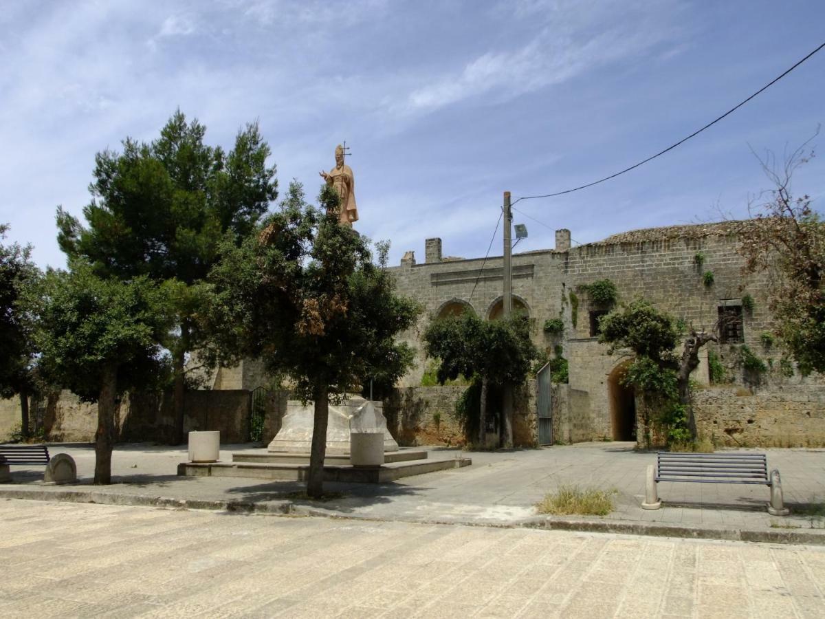 Hotel Chicchisanti Castrignano del Capo Exterior foto
